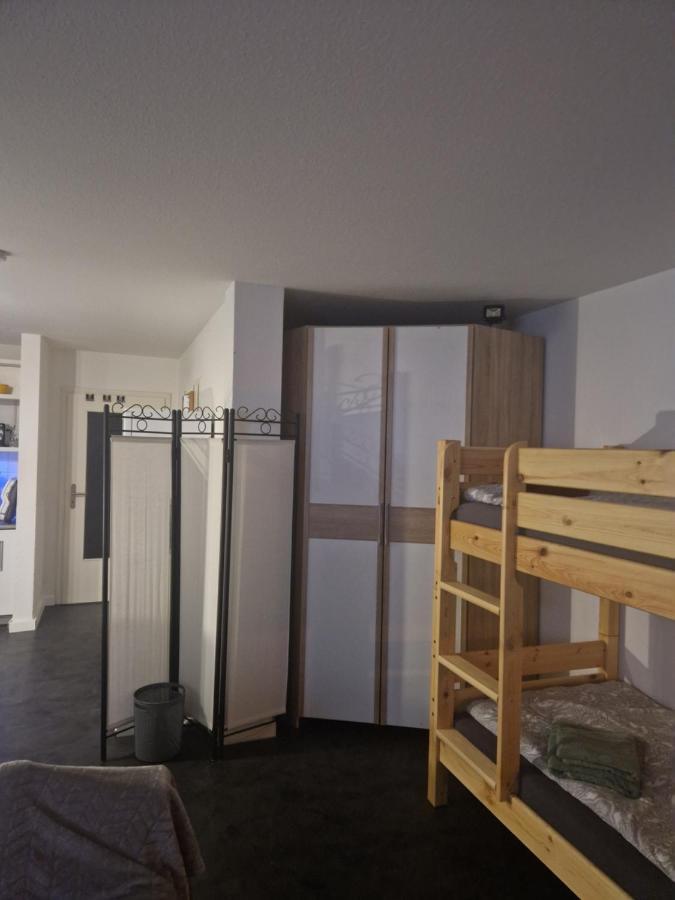 לייפציג Souterrain-Wohnung Mit Kostenlosem Stellplatz מראה חיצוני תמונה