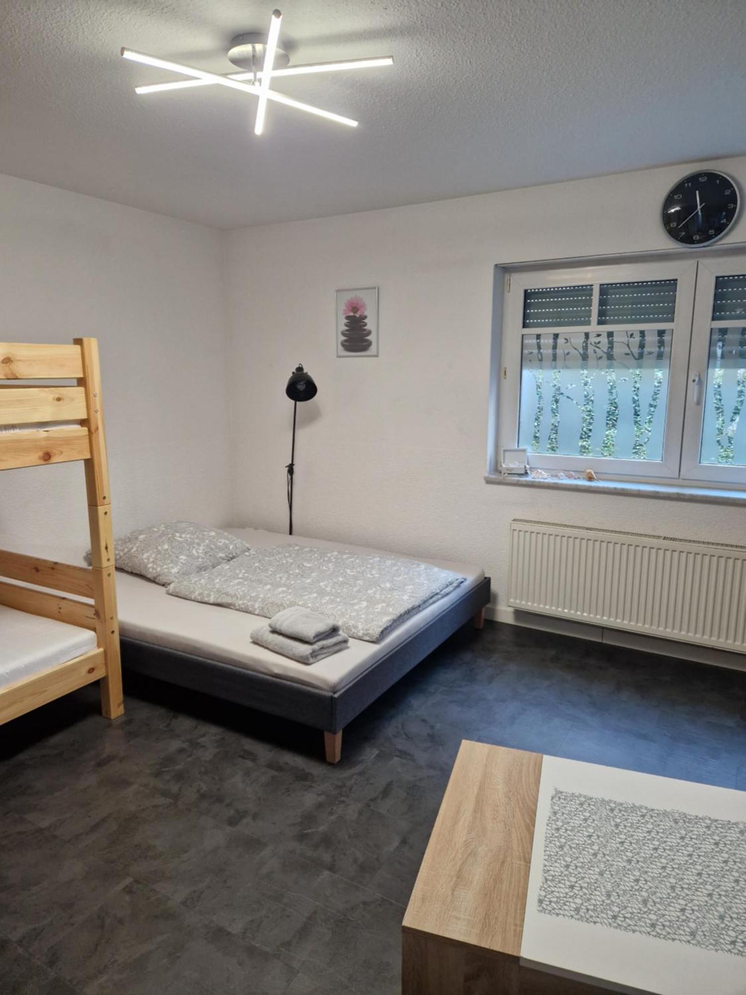 לייפציג Souterrain-Wohnung Mit Kostenlosem Stellplatz מראה חיצוני תמונה
